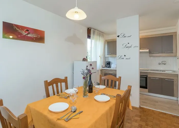 Maestral Apartman *